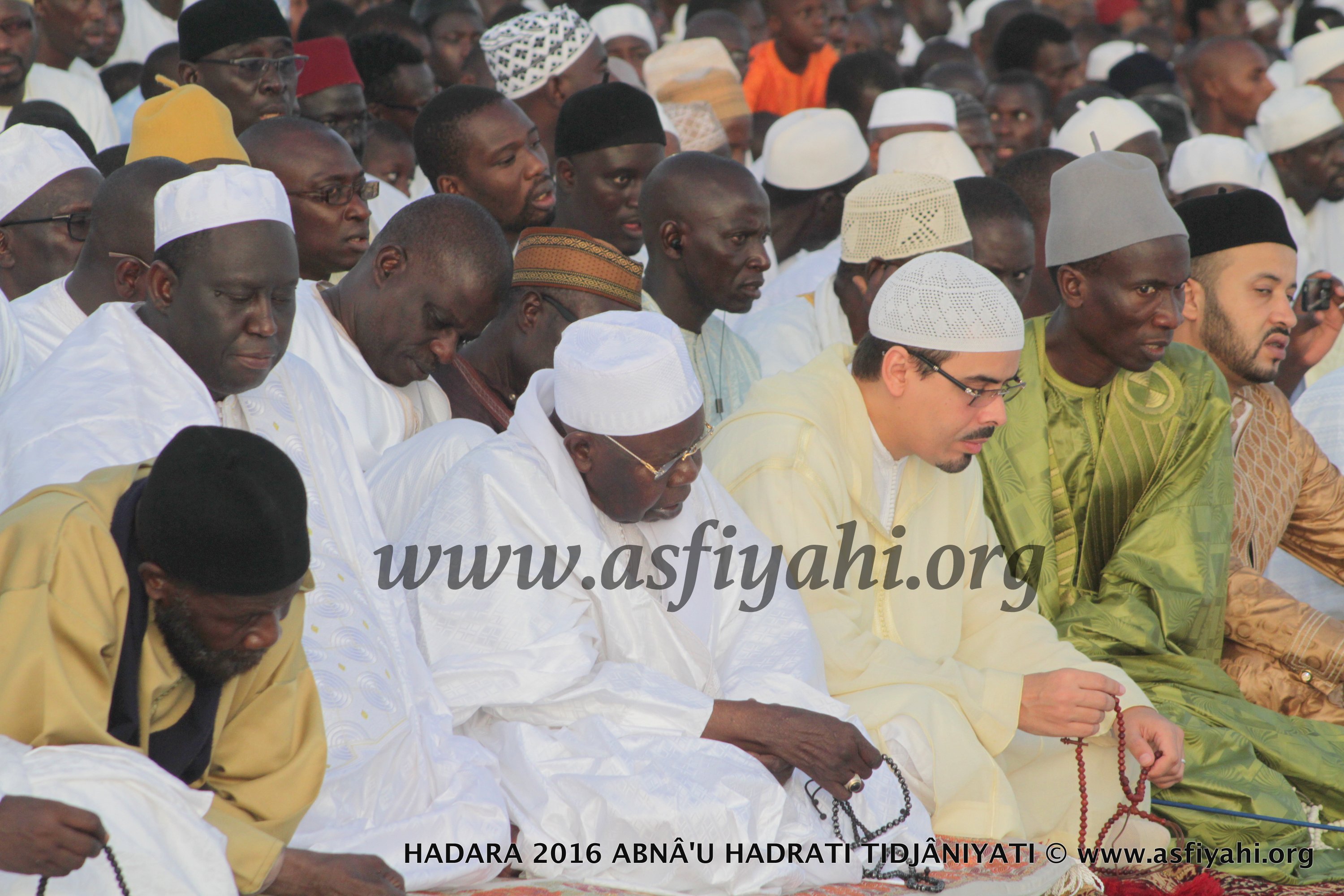 PHOTOS - 15 JUILLET 2016 AU STADE AMADOU BARRY - Regardez les images de la Hadratoul Djumah exceptionnelle presidée par Serigne Abdoul Aziz Sy Al Amine 