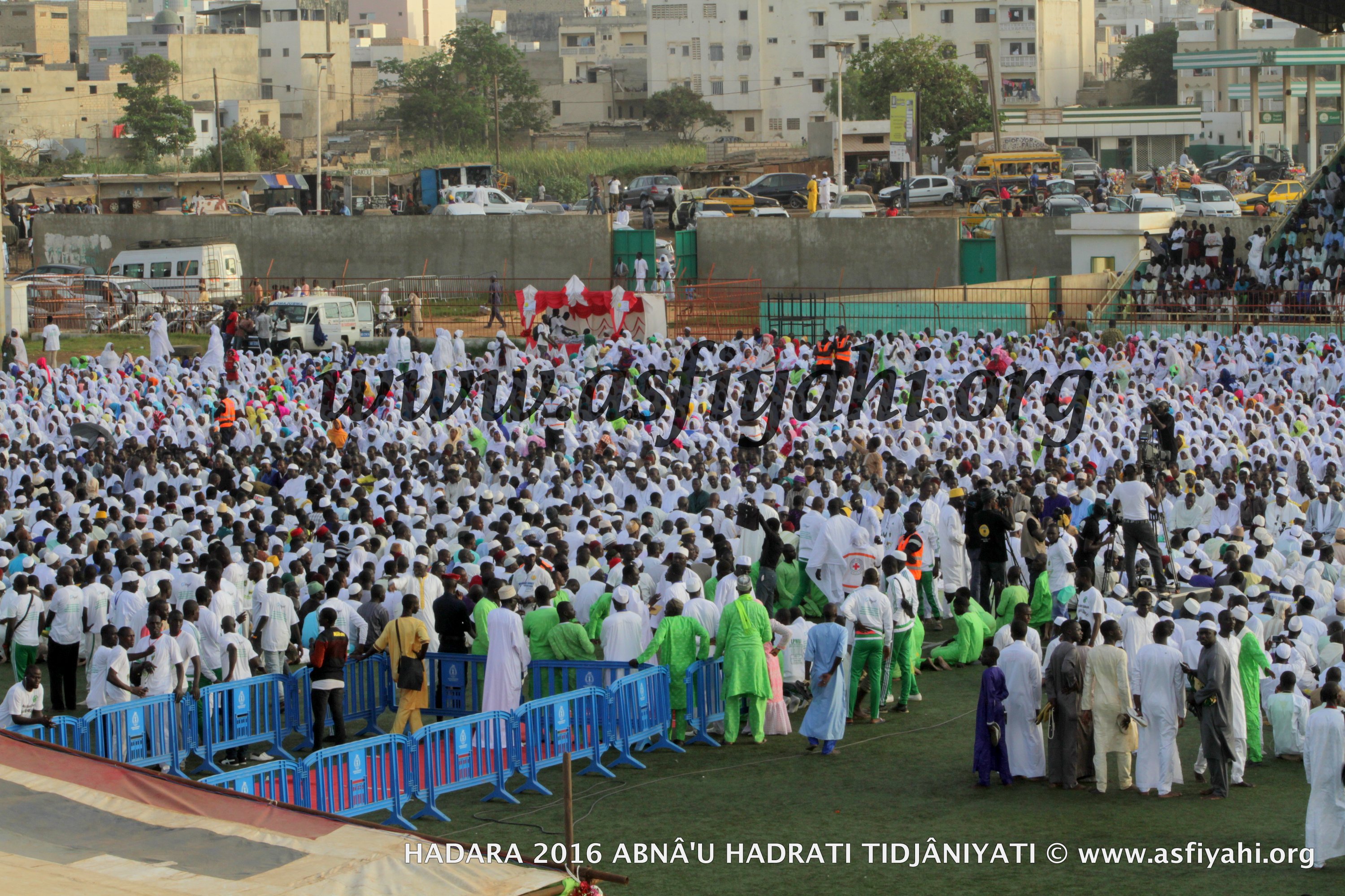 PHOTOS - 15 JUILLET 2016 AU STADE AMADOU BARRY - Regardez les images de la Hadratoul Djumah exceptionnelle presidée par Serigne Abdoul Aziz Sy Al Amine 