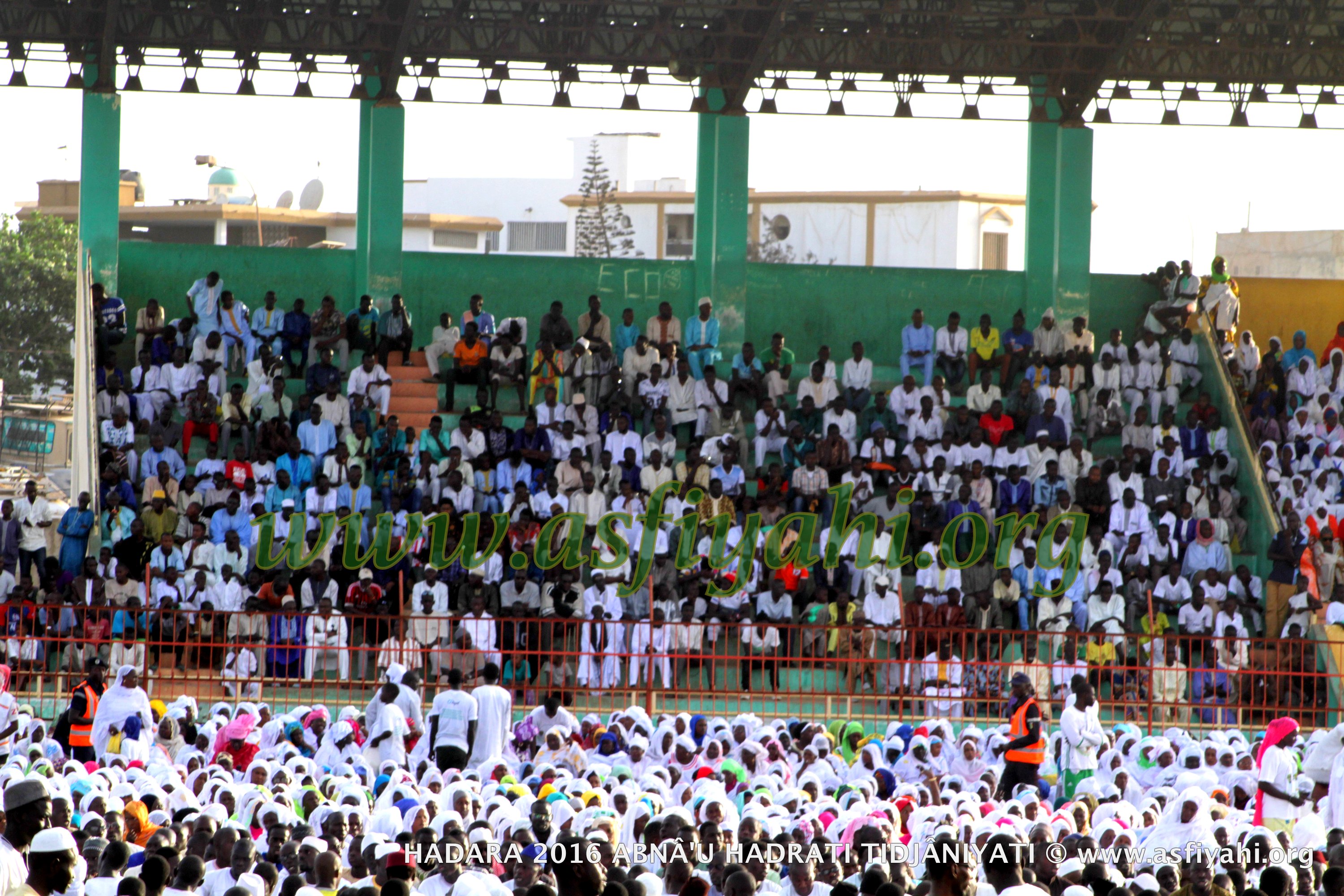 PHOTOS - 15 JUILLET 2016 AU STADE AMADOU BARRY - Regardez les images de la Hadratoul Djumah exceptionnelle presidée par Serigne Abdoul Aziz Sy Al Amine 