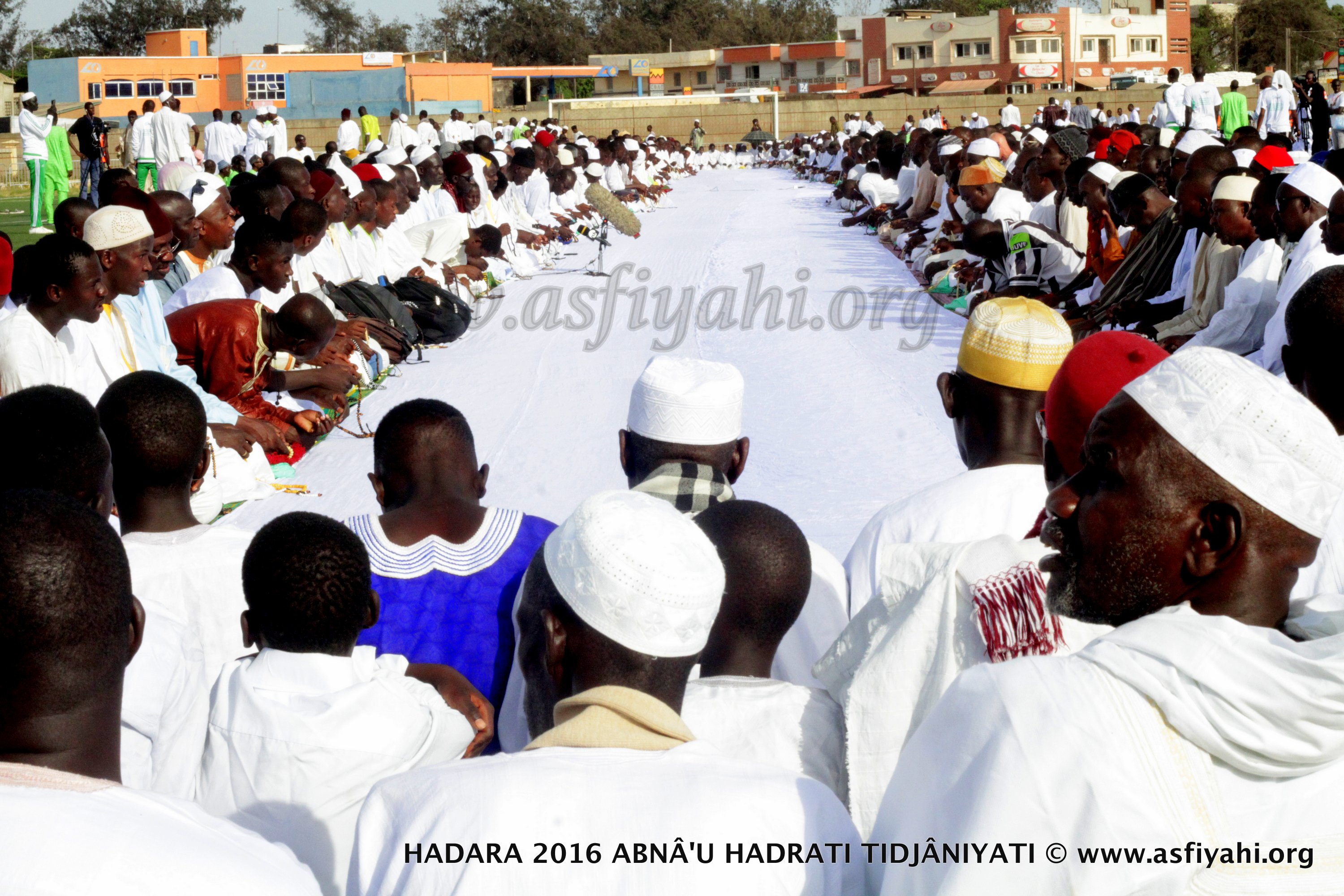 PHOTOS - 15 JUILLET 2016 AU STADE AMADOU BARRY - Regardez les images de la Hadratoul Djumah exceptionnelle presidée par Serigne Abdoul Aziz Sy Al Amine 