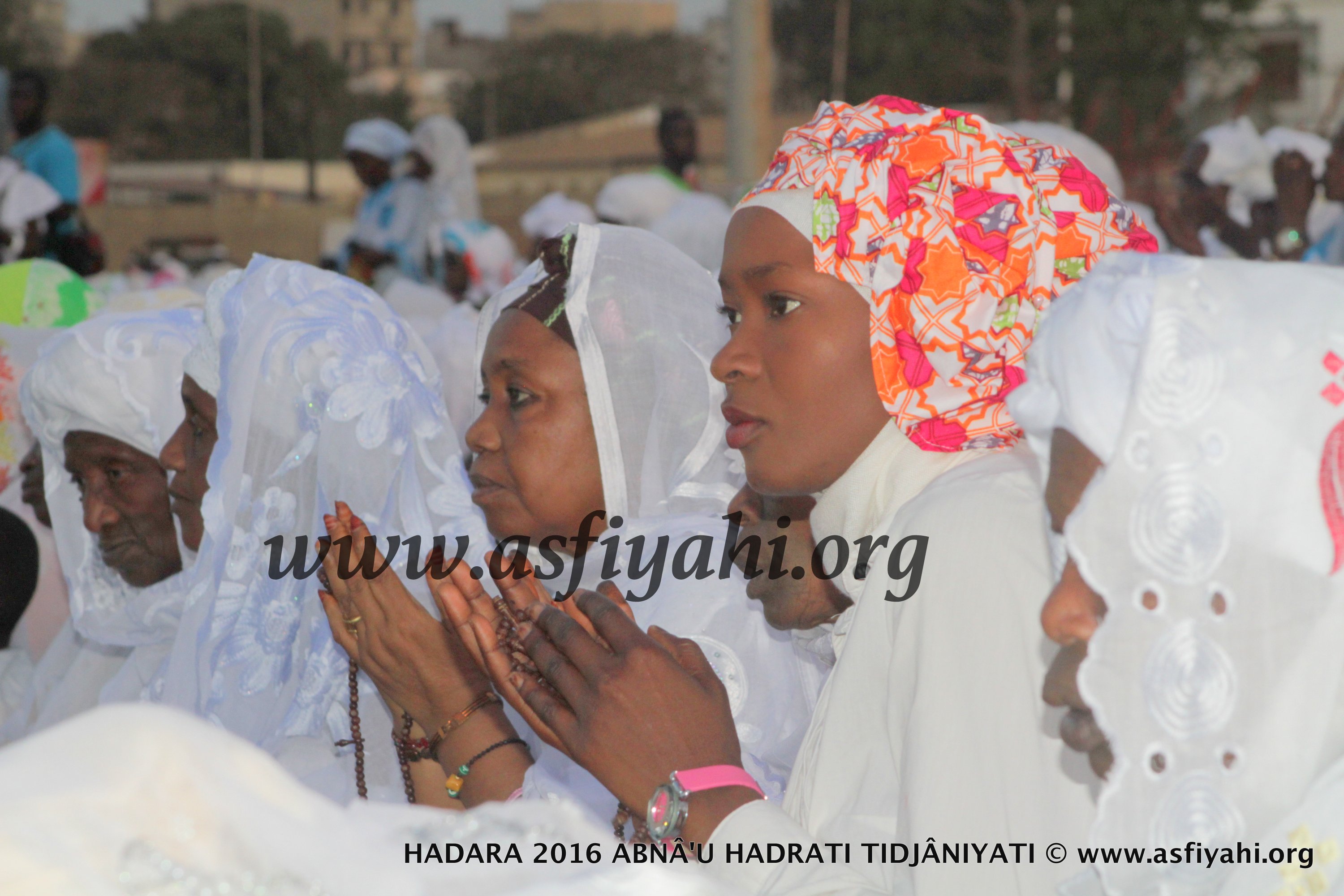 PHOTOS - 15 JUILLET 2016 AU STADE AMADOU BARRY - Regardez les images de la Hadratoul Djumah exceptionnelle presidée par Serigne Abdoul Aziz Sy Al Amine 