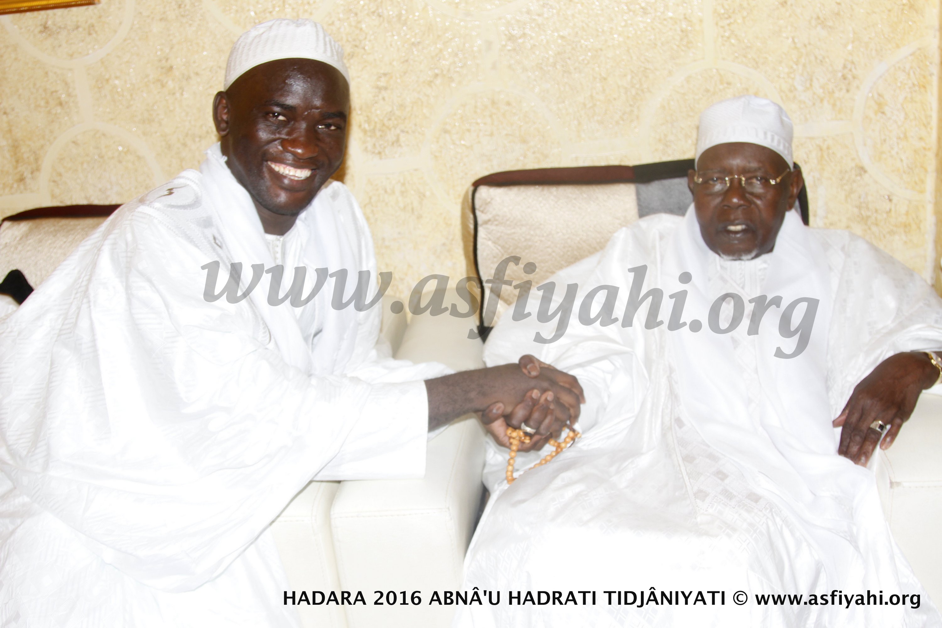 PHOTOS - 15 JUILLET 2016 À GUÉDIAWAYE - Réception de Serigne Abdoul Abdoul Aziz Al Amine chez Oustaz Fatah Sarr, initiateur du grand Hadratoul Djumah  au Stade Amadou Barry