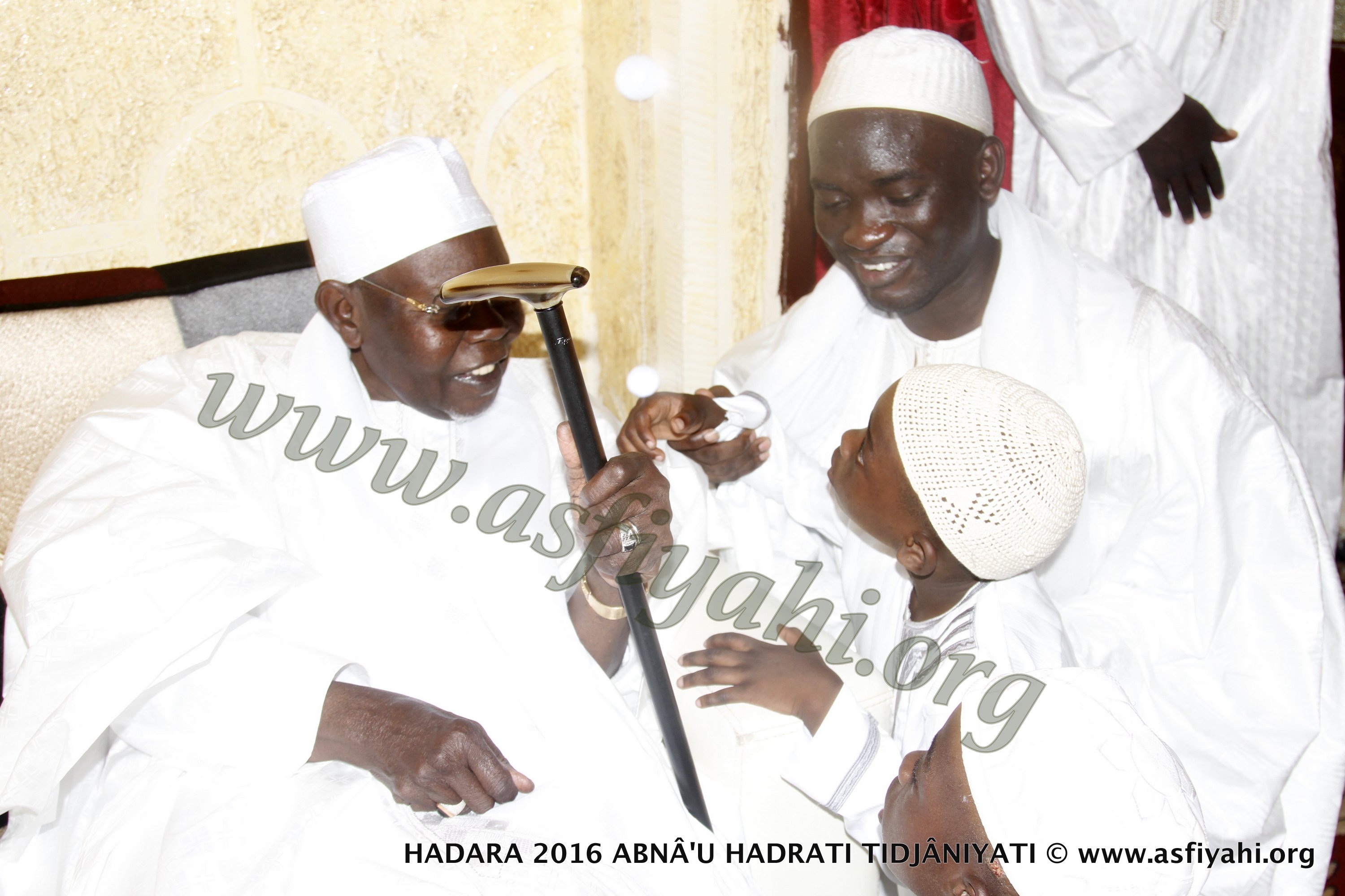 PHOTOS - 15 JUILLET 2016 À GUÉDIAWAYE - Réception de Serigne Abdoul Abdoul Aziz Al Amine chez Oustaz Fatah Sarr, initiateur du grand Hadratoul Djumah  au Stade Amadou Barry