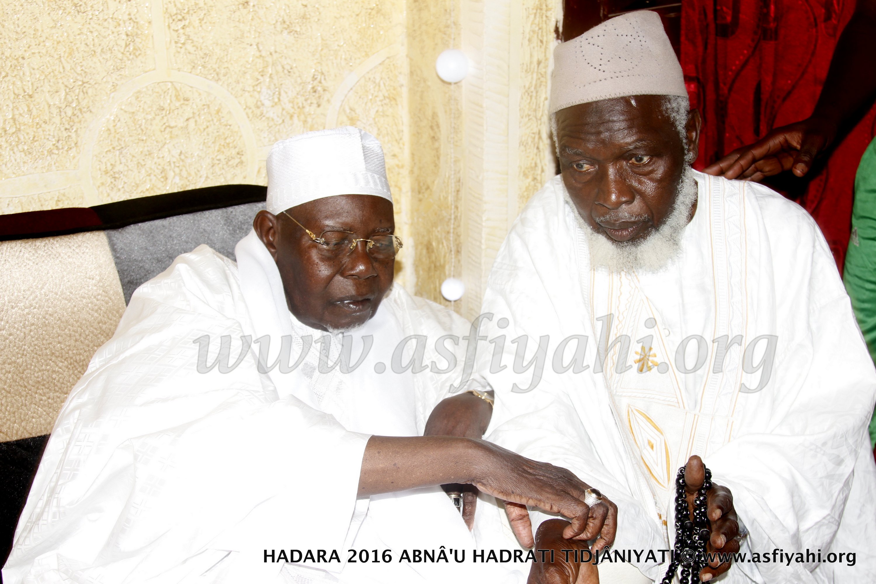 PHOTOS - 15 JUILLET 2016 À GUÉDIAWAYE - Réception de Serigne Abdoul Abdoul Aziz Al Amine chez Oustaz Fatah Sarr, initiateur du grand Hadratoul Djumah  au Stade Amadou Barry