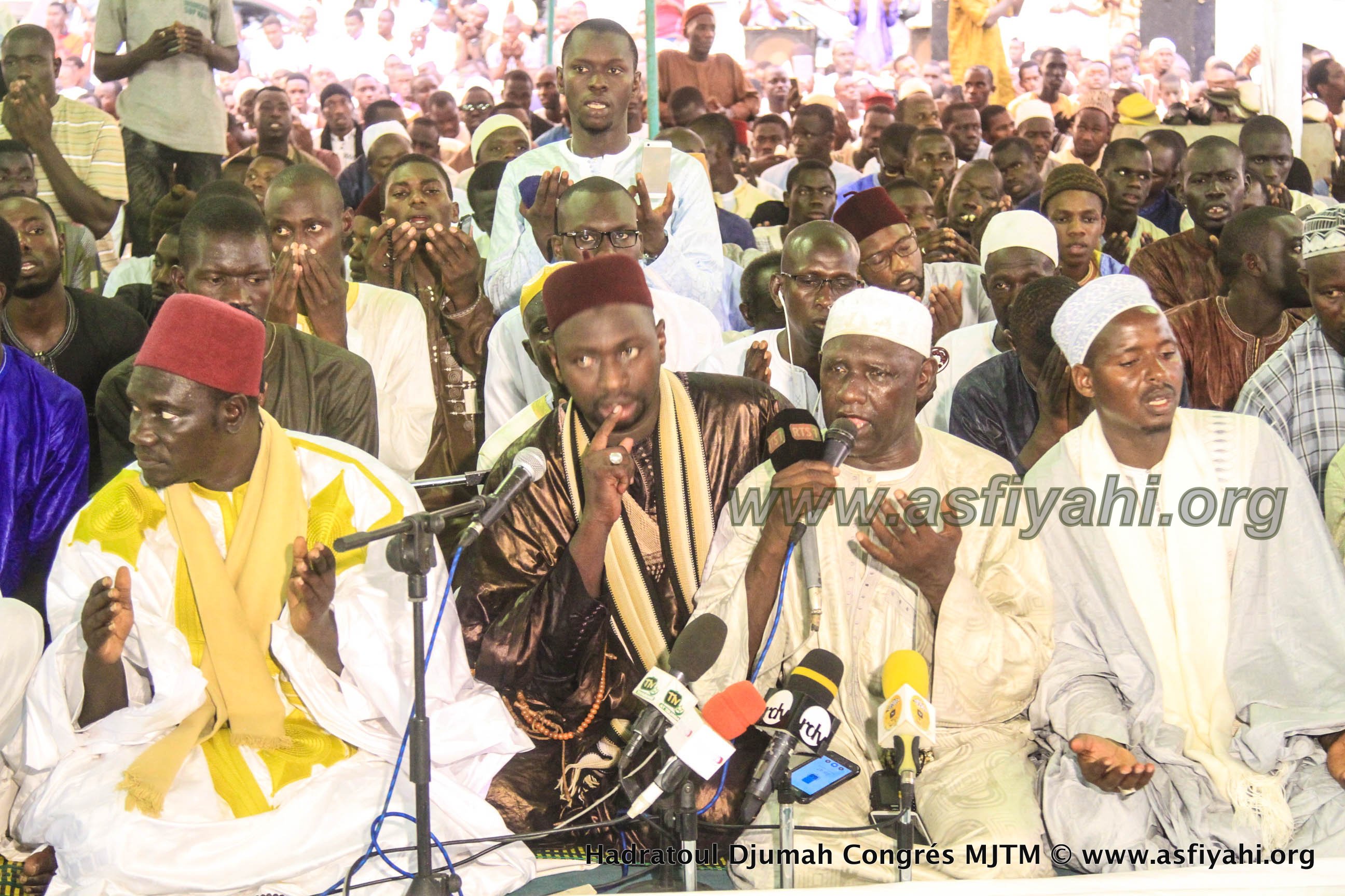PHOTOS - 29 JUILLET 2016 À DAKAR - Les Images de la Hadratoul Djumah du Congrès de la Jeunesse Tidiane Malikite, présidée par Serigne Mbaye Sy Abdou  et le Maire de Dakar , Khalifa Ababacar Sall
