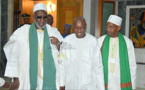 PHOTOS - ZIARRA OMARIENNE 2018 - Les Images de la Conférence de lancement de la 38ieme édition sur le thème VIOLENCE, EDUCATION ET PAIX EN ISLAM