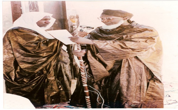 [VIDÉO ]: L'humble Moukhadam de la Tidjania Cheikh Ahmad Barro et Thierno Mouhamadou Mansour Barro Grand Ambassadeur de l'Islam