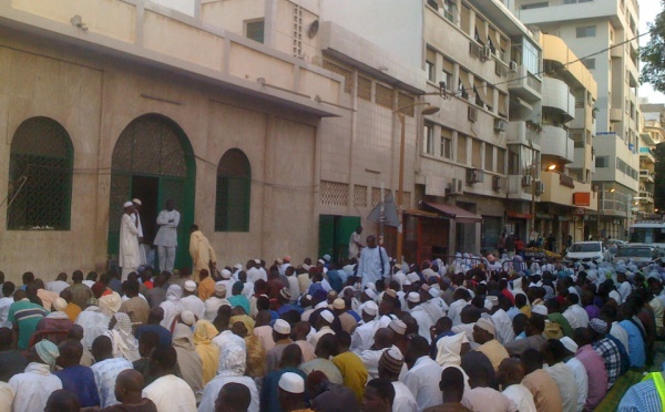 PHOTOS - Prières pour des Elections calmes et apaisées à la Zawiya El hadj Malick Sy de Dakar 