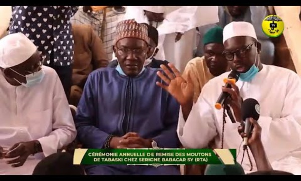 VIDEO - TIVAOUANE TABASKI 2020 - Cérémonie annuelle de Remise des Moutons de Tabaski chez Serigne Babacar Sy (rta)