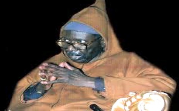 VIDEO : Serigne Cheikh Tidiane Sy devient khalife général des tidianes (Serigne Abdoul Aziz Sy Al Amine )