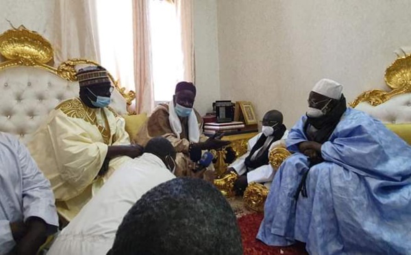 Touba : Serigne Mansour Sy Djamil présente ses condoléances et celles du khalif général des tidianes à Serigne Mountakha