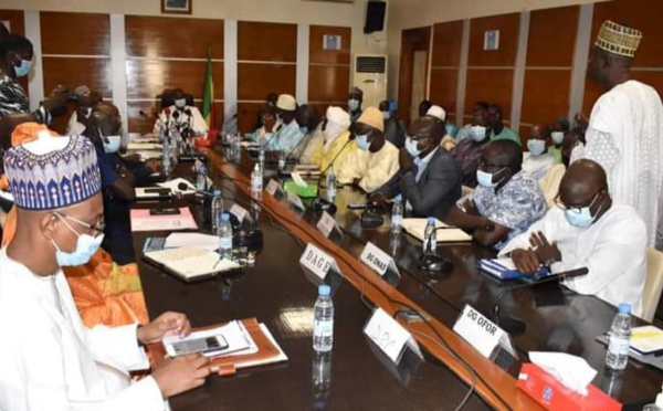 Mawlid 2021 : Une réunion préparatoire du Gamou de la famille NDIEGUENE de Thiès s'est tenue ce Vendredi au ministère de l'intérieur.