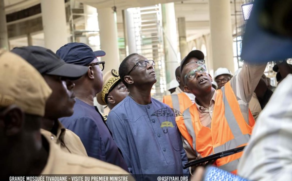 Amadou BA a effectué une visite à la grande mosquée de Tivaouane