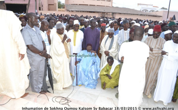 PHOTOS - Les Images de la levée du corps de Sokhna Oumou Kalsom Sy Bint Serigne Babacar suivie de son Inhumation à Tivaouane 
