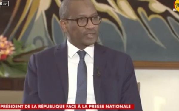 DIRECT- MACKY SALL FACE A LA PRESSE