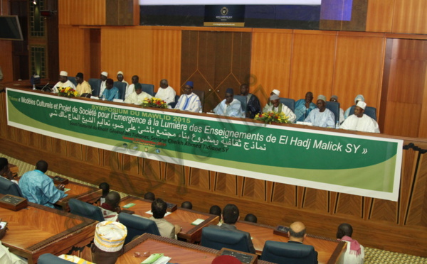 SYMPOSIUM DU MAWLID 2015/2 - Face aux radicalismes, quelles réponses de l’école de Tivaouane? Ce Dimanche 20 Décembre 2015 à Tivaouane