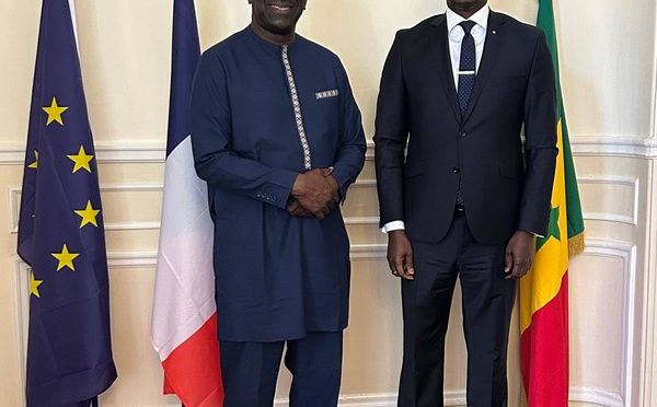 Rencontre entre Serigne Cheikh Oumar Sy Djamil et l’Ambassadeur du Sénégal à Paris
