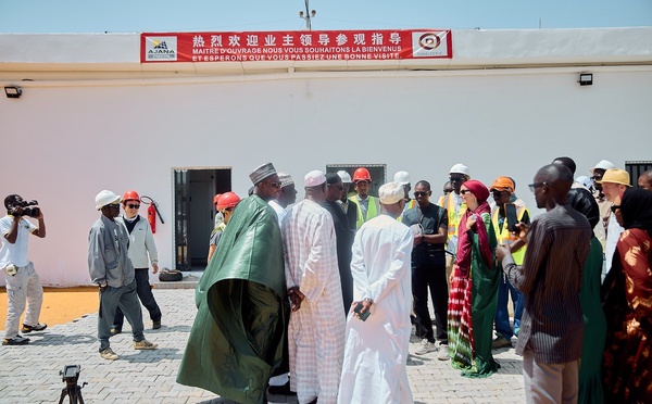Visite de l’Ambassadrice du Royaume-Uni à Tivaouane : à la centrale solaire et à la Grande Mosquée