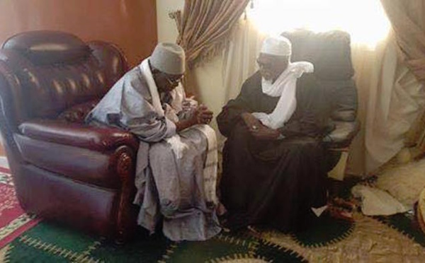 TOUBA - Serigne Abdoul Aziz Sy Al Amine a presenté les condoléances de la Hadara Tidjaniyya à Serigne Cheikh Sidy Mokhtar Mbacké