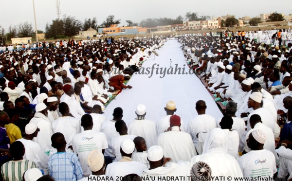 PHOTOS - 15 JUILLET 2016 AU STADE AMADOU BARRY - Regardez les images de la Hadratoul Djumah exceptionnelle presidée par Serigne Abdoul Aziz Sy Al Amine 